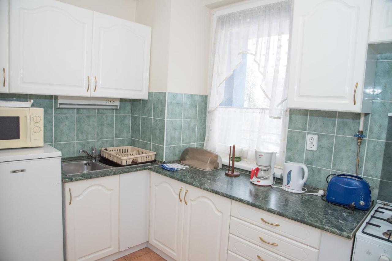 Centrum 2 Apartmanok Heviz Exterior photo