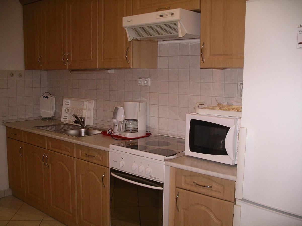 Centrum 2 Apartmanok Heviz Exterior photo