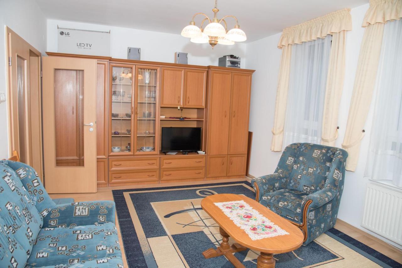 Centrum 2 Apartmanok Heviz Exterior photo
