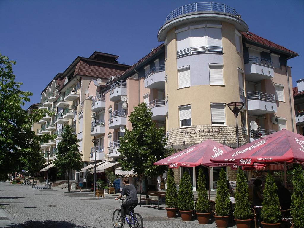 Centrum 2 Apartmanok Heviz Exterior photo