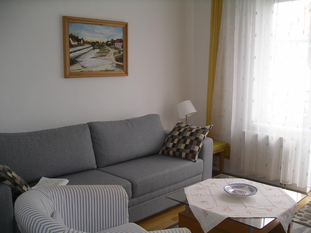 Centrum 2 Apartmanok Heviz Exterior photo